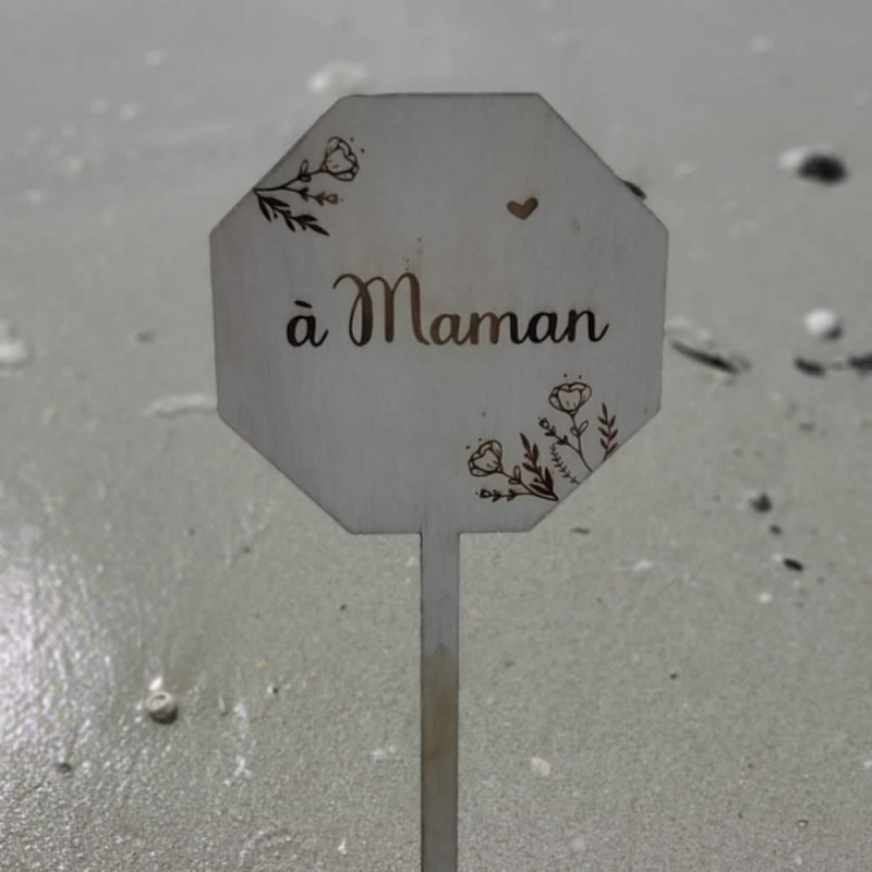 inscription-bois-gravee_octo_maman.jpg