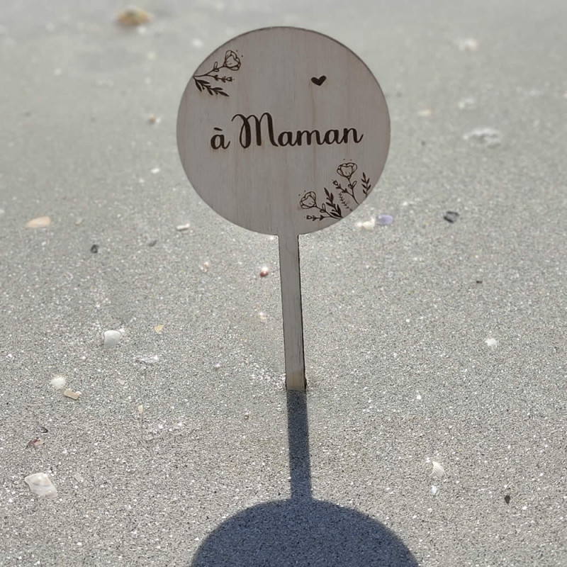 inscription-bois-gravee_ronde_maman.jpg