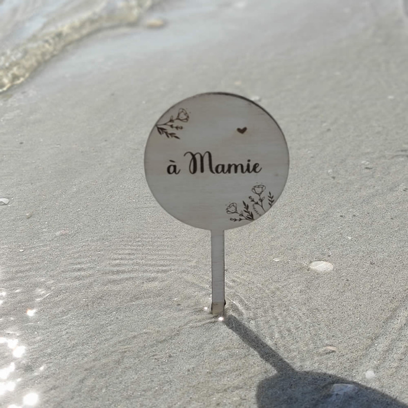 inscription-bois-gravee_ronde_mamie.jpg